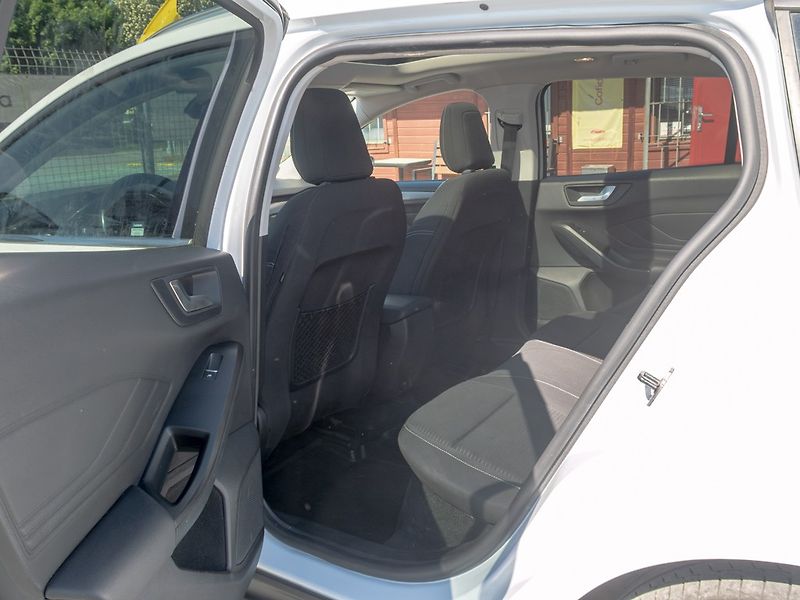 Ford Focus (2019) ČR 2.0TDCI 110KW – VÝBAVA! - fotka 44 z 55