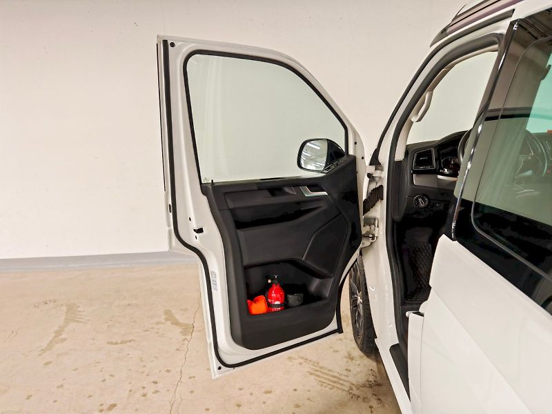 Volkswagen California (2018) 2.0 BiTDI 150 kW DSG 4x4 BEACH - fotka 15 z 24