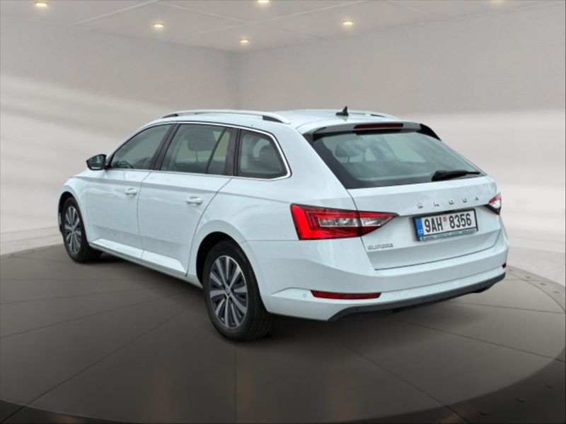 Škoda Superb 2,0 TDI 110 Style - fotka 3 z 10