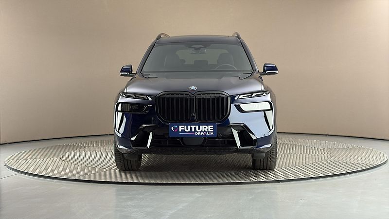 BMW X7 40i AUT xDrive M-paket - fotka 3 z 37