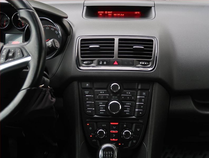 Opel Meriva (2015) 1.4 i, ČR,1.maj, Serv.kniha - fotka 12 z 17