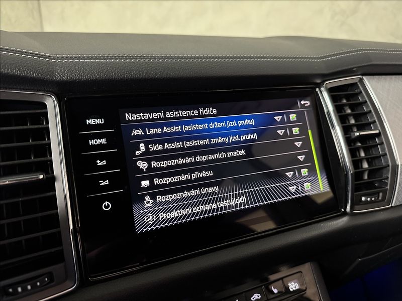 Škoda Kodiaq 2,0 TDi  DSG 4x4 Tour Assist K - fotka 25 z 48