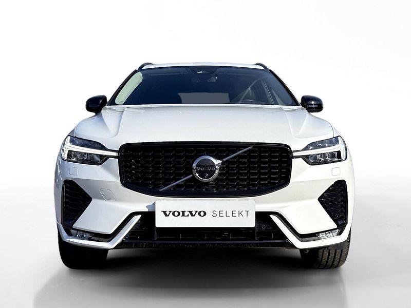 Volvo XC60 B5 AWD PLUS DARK // REZERVACE - fotka 11 z 45