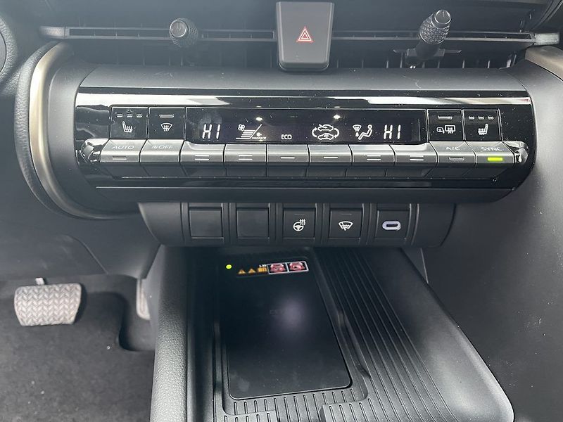 Toyota C-HR 2.0L PHEV Executive - fotka 20 z 26