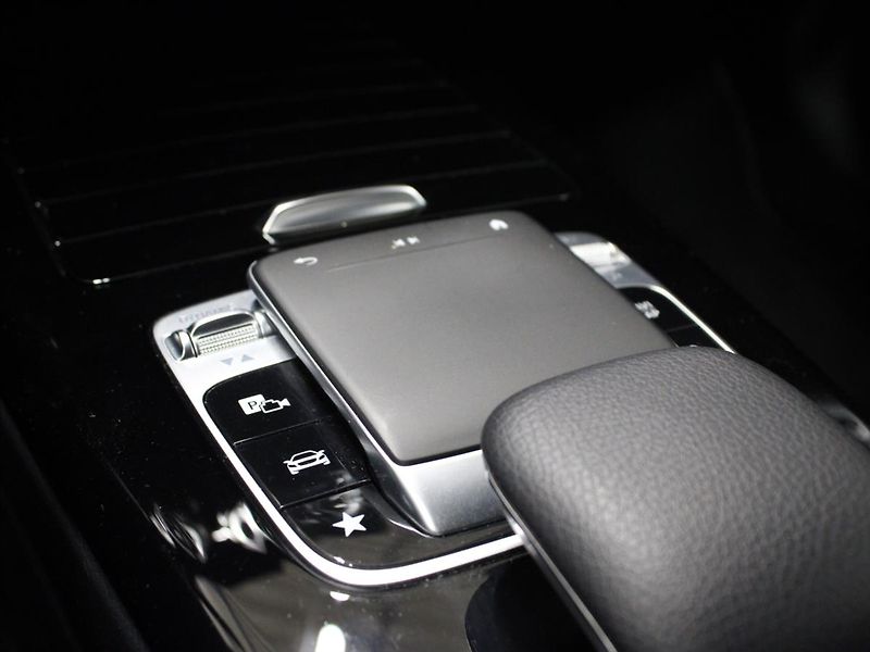 Mercedes-Benz CLA 2,0 220 7G-DCT AMG ZÁNOVNÍ - fotka 27 z 39