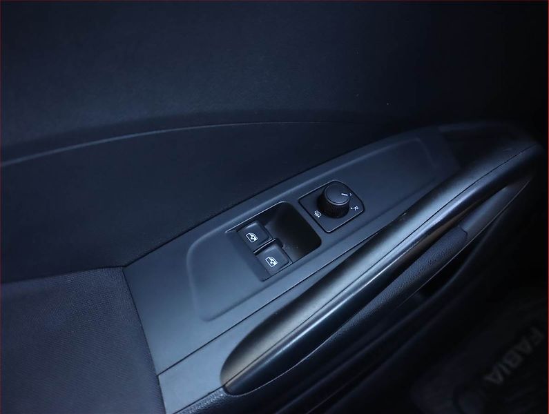 Škoda Fabia (2024) 1.0 TSI, Automat, Tempomat - fotka 21 z 23