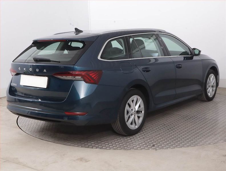 Škoda Octavia (2023) 2.0 TDI, ČR,1.maj, Serv.kniha - fotka 5 z 15