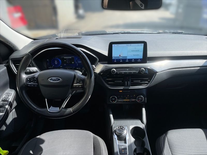 Ford Kuga 1,5 EBL 88 Titanium AT - fotka 9 z 11
