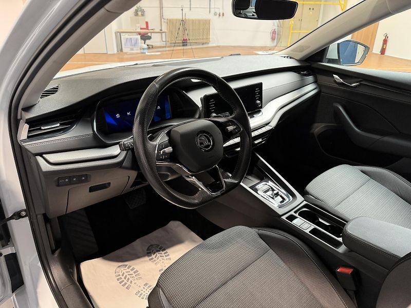 Škoda Octavia 2.0 TDI 110kW DSG Ambition Com - fotka 5 z 14