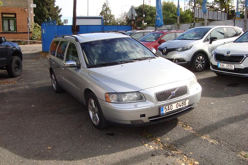 Volvo V70 (2005) 2.4 D5, AUT.,ČR - fotka 9 z 54