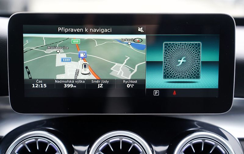 Mercedes-Benz Třídy C C 350e Plug -in hybrid/280PS - fotka 35 z 40