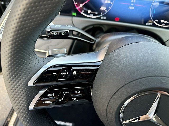 Mercedes-Benz Třídy E (2025) 300 de 4MATIC kombi s EQ - fotka 31 z 46