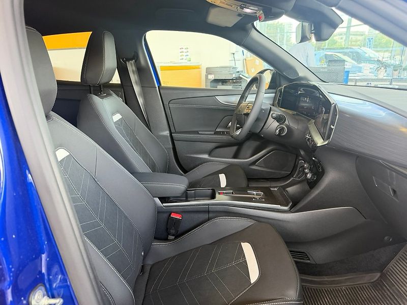 Opel Mokka GS Hybrid 1.2T 107kW eDCT6 - fotka 25 z 25