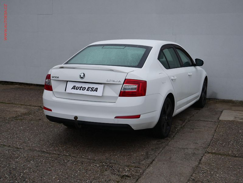 Škoda Octavia (2015) 2.0 TDi, ČR, Ambition - fotka 6 z 20