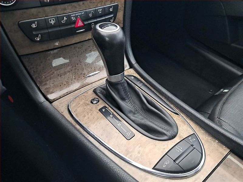 Mercedes-Benz Třídy E (2006) Avantgarde E 320 CDI 4MATIC - fotka 16 z 18