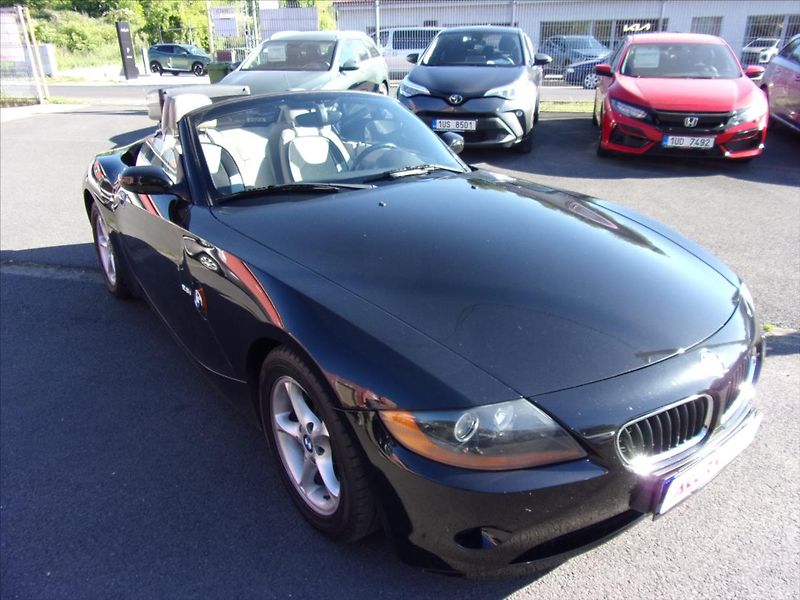 BMW Z4 2,5 i Roadster 141kW kůže - fotka 8 z 22