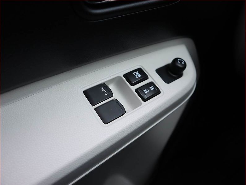 Suzuki Ignis (2017) 1.2, Serv.kniha, Park. senzory - fotka 13 z 14