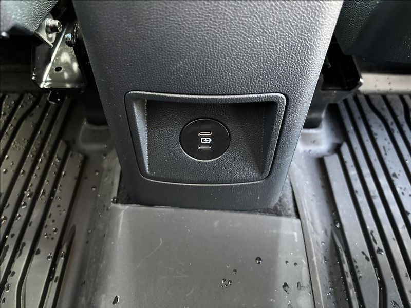 Ford Tourneo Courier 1,0 EcoBoost 91 kW Actice AUT - fotka 20 z 44