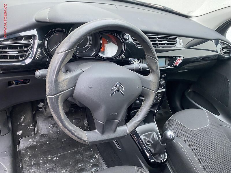 Citroën C3 (2013) 1.2 i, 1.maj,ČR, AC - fotka 12 z 18