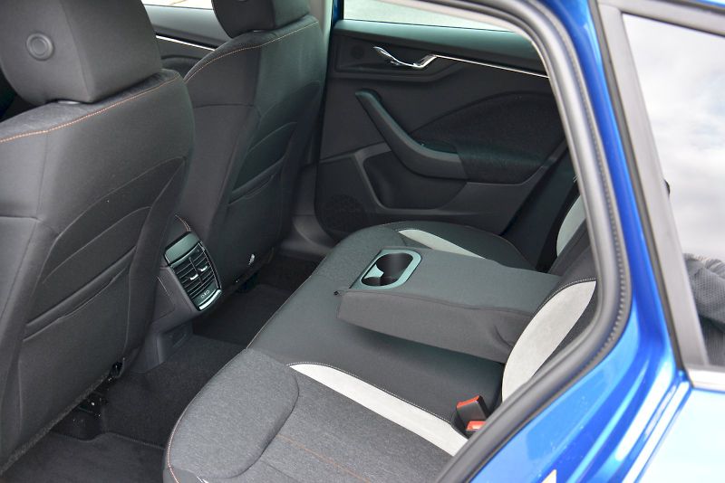 Škoda Scala (2026) Top Selection 1,0 TSI 85 kW 6 - fotka 16 z 21