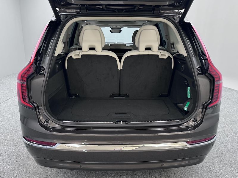 Volvo XC90 (2026) B5 AWD AUT BRIGHT ULTRA 7 míst - fotka 15 z 28