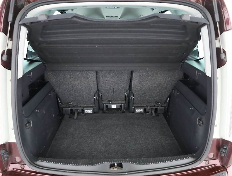 Škoda Roomster (2010) Sport 1.6 TDI - fotka 16 z 17