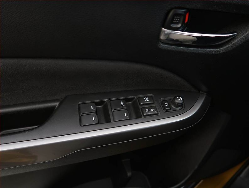 Suzuki Vitara (2019) Elegance 1.4 BoosterJet, 4X4 - fotka 21 z 22