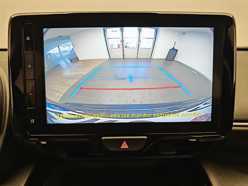 Toyota Yaris Cross 1.5 Hybrid eCVT Comfort 4x2 - fotka 32 z 33