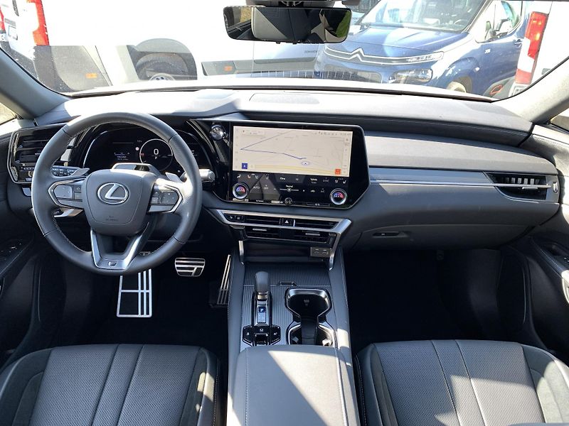 Lexus RX 500h F SPORT PLUS HEV 2.4 273kW 4x4 - fotka 2 z 37