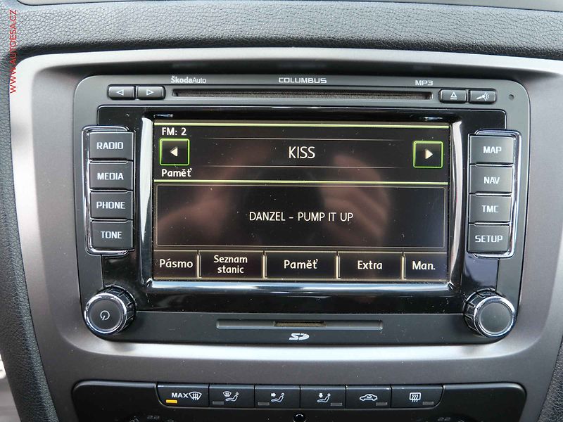 Škoda Octavia (2009) 1.9 TDi, Ambiente - fotka 18 z 24