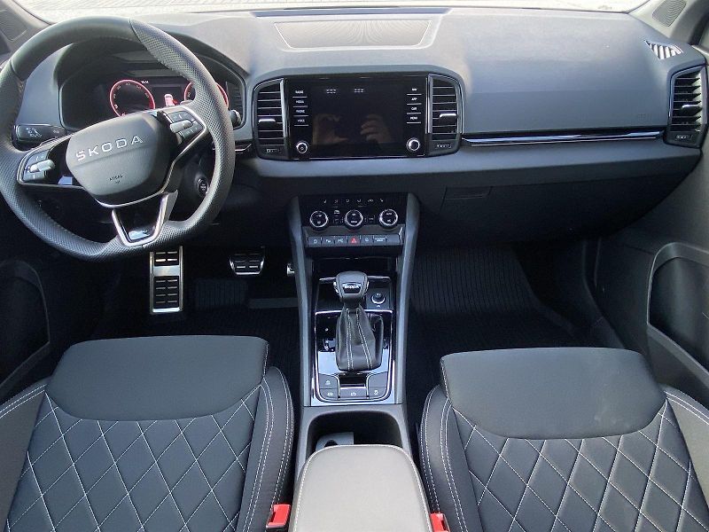 Škoda Karoq (2025) 1,5 TSI 110 kW DSG Sportline - fotka 5 z 26