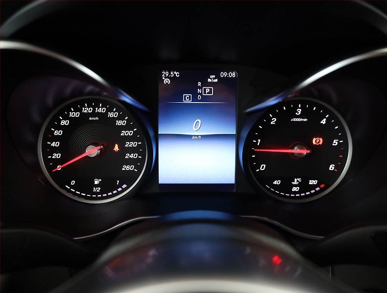 Mercedes-Benz GLC (2023) 220 d 4MATIC - fotka 9 z 18
