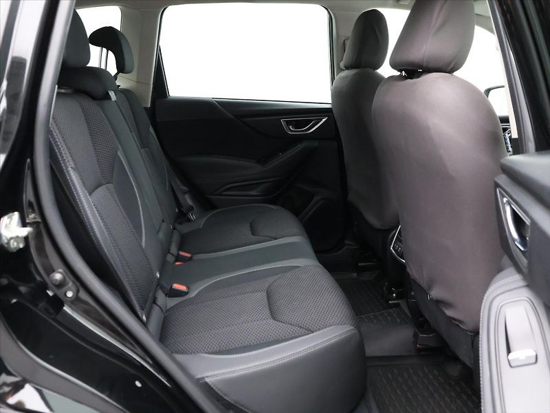 Subaru Forester 2,0 e-Boxer 110kW Comfort CZ - fotka 14 z 38