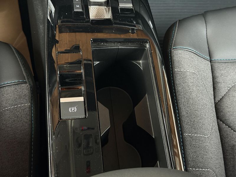Citroën C4  S&S EAT8 Feel Pack - fotka 21 z 25