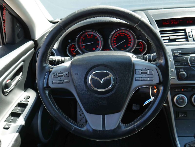 Mazda 6 (2009) 2.5 16V, AC, tempo, xenon - fotka 12 z 20