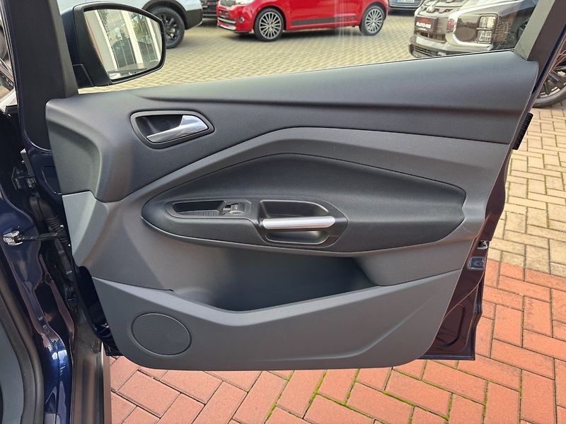 Ford C-MAX (2011) 1.6i Ti-VCT Titanium Xenony - fotka 19 z 49