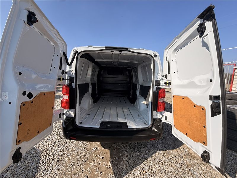 Citroën Jumpy 2,0 HDI 2023 LONG 36tKm - fotka 14 z 21