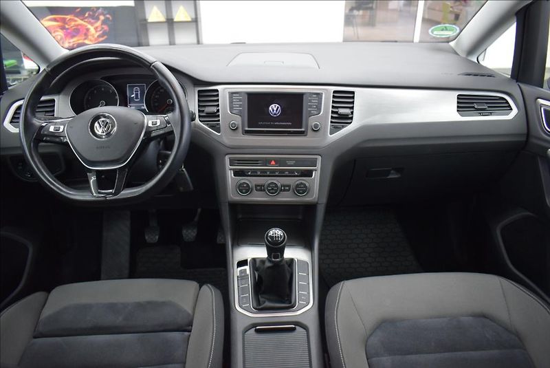 Volkswagen Golf Sportsvan 1,4 TSi, 1.maj,NAVI,XEN,LED - fotka 16 z 36