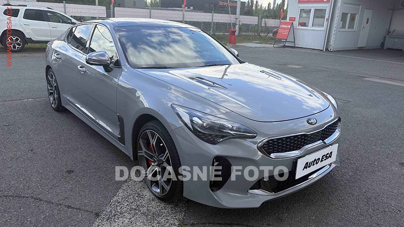 Kia Stinger (2018) 3.3V6T-GDi 4x4, AT, LED, navi - fotka 1 z 3