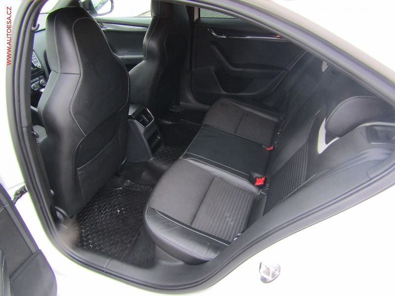 Škoda Octavia (2014) 2.0TDi, ČR, bixen, autoAC - fotka 10 z 16