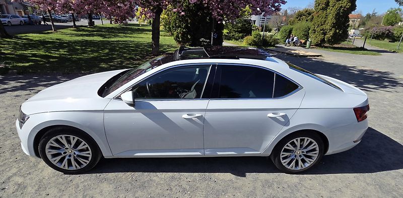 Škoda Superb (2021) 1.5 TSI DSG Style Panorama - fotka 7 z 11