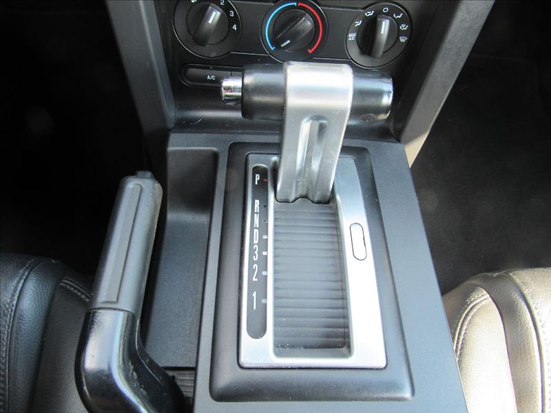Ford Mustang 4,6 L V8 GT 224kW - fotka 18 z 29