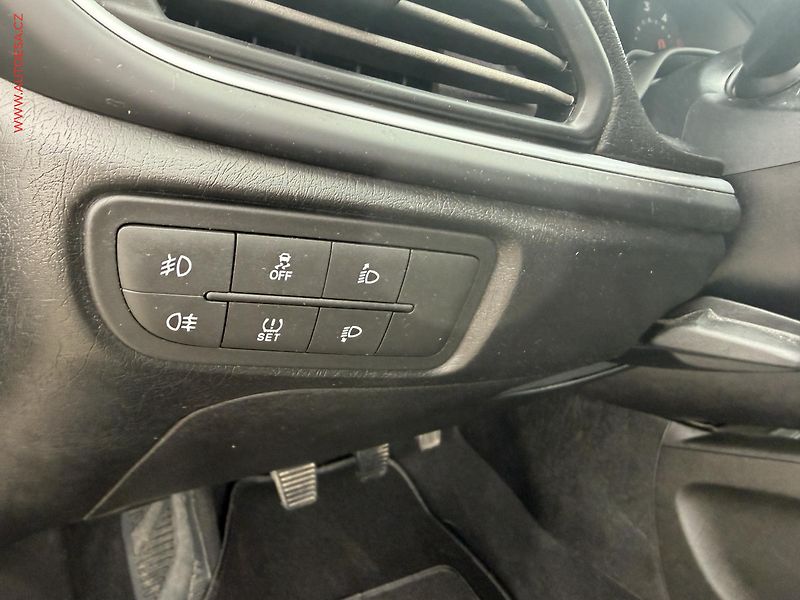 Fiat Tipo (2019) 1.6 MJet, AC, kamera - fotka 14 z 15