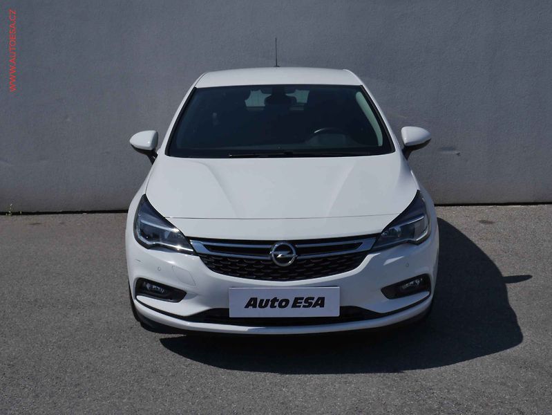 Opel Astra (2018) 1.4i, 2.maj,ČR - fotka 2 z 16