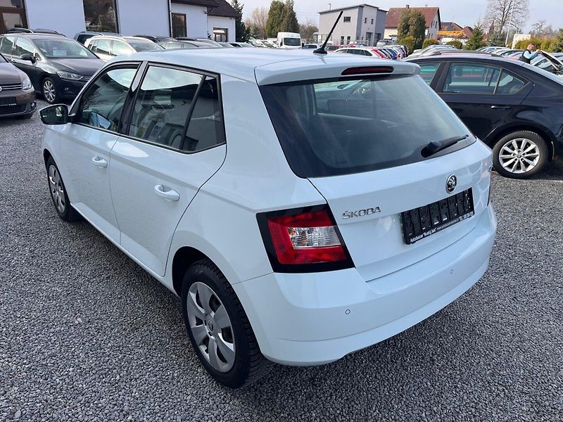 Škoda Fabia (2015) 1.0 MPi Top stav - fotka 4 z 25