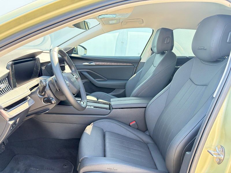 Škoda Superb (2025) DSG 2.0 TDI / 110kW / L&K - fotka 6 z 35