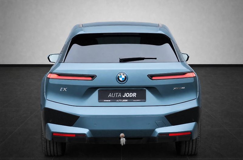 BMW iX 40, SoH 96,8%, SkyLounge,Tažné - fotka 5 z 37
