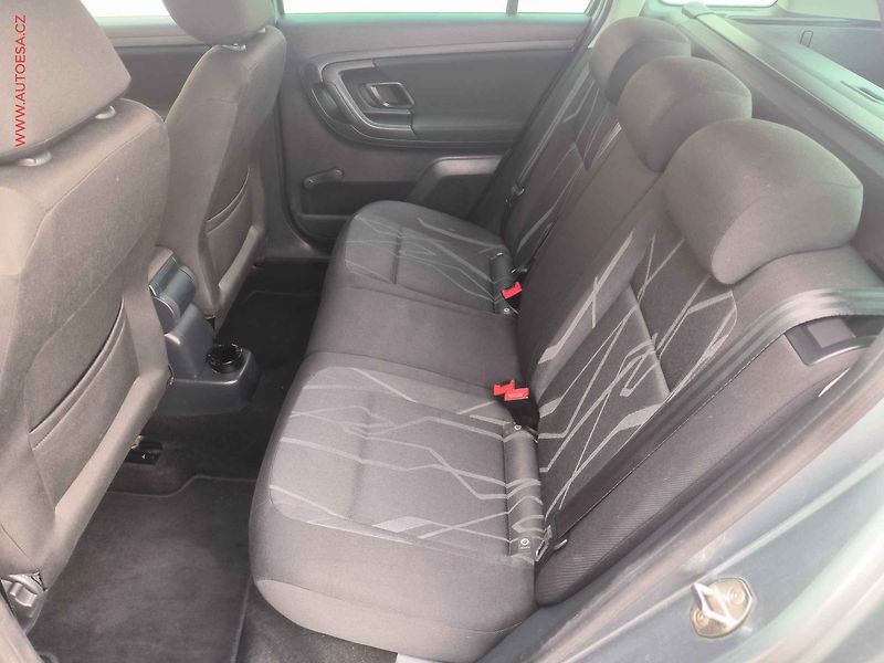Škoda Fabia (2013) 1.2 TSi, Fresh, AC, park - fotka 10 z 17