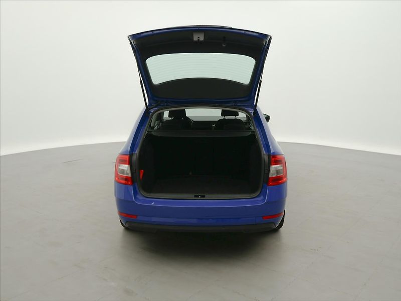 Škoda Octavia 1.6 TDI 85kW Ambition CZ - fotka 9 z 31