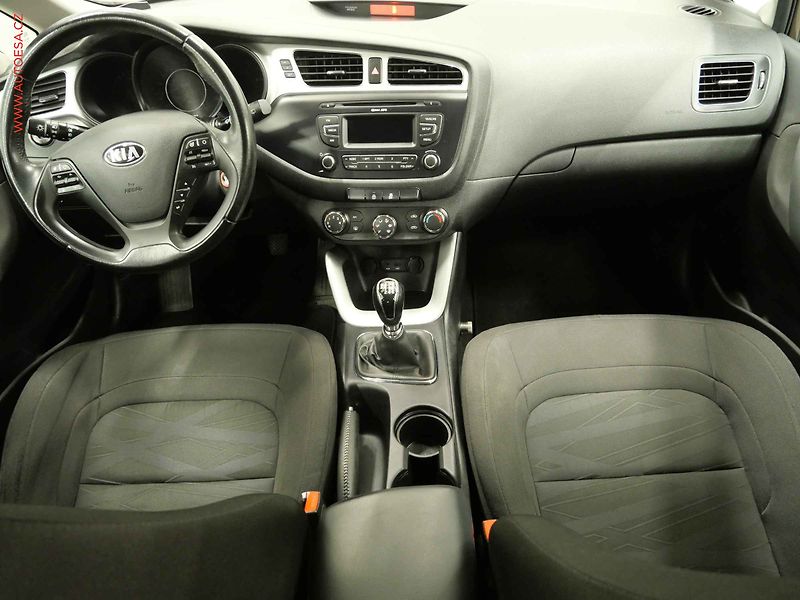 Kia Ceed (2013) 1.4i, 1.maj,ČR, servis.kniha - fotka 8 z 22